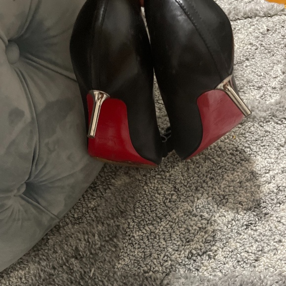 Christian Louboutin Peep Toe Heel - Picture 2 of 4